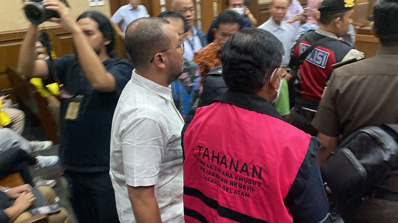 Johnny G Plate Hadapi Putusan Sela, Pakai Rompi Tahanan dan Diborgol