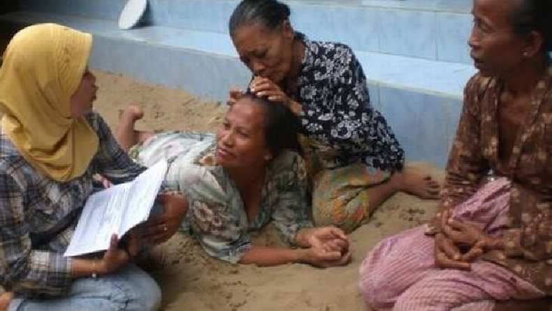 Kampung Unik di Madura yang Masyarakatnya Terbiasa Tidur di Atas Pasir