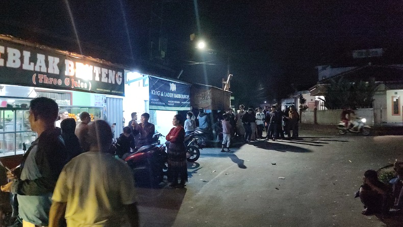 Polisi Keluarkan Tembakan Peringatan saat Bubarkan Perang Petasan di Benteng Sukabumi