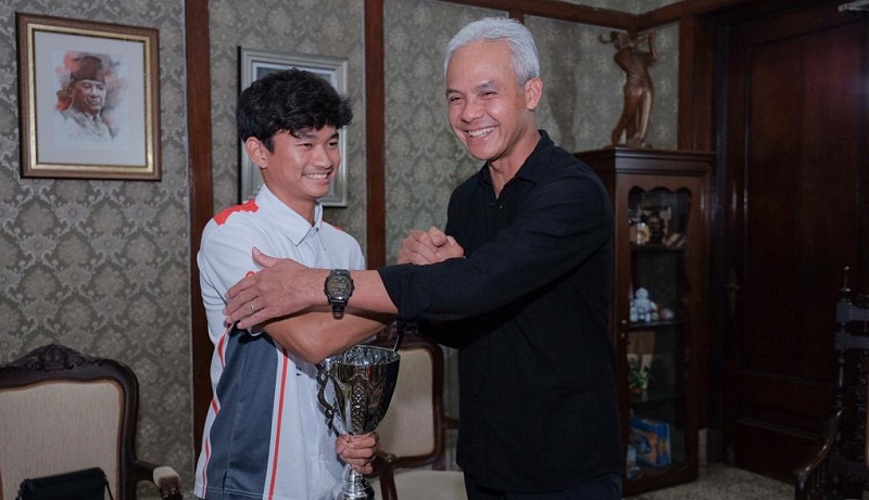 Pembalap Purworejo Fadillah Arbi Juara FIM JuniorGP Barcelona, Ganjar Beri Pesan Ini