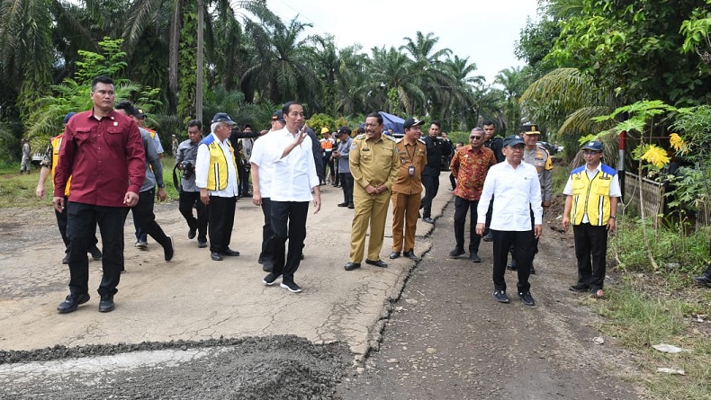 Presiden Jokowi Sebut 10 Persen Jalan Nasional di Bengkulu Rusak