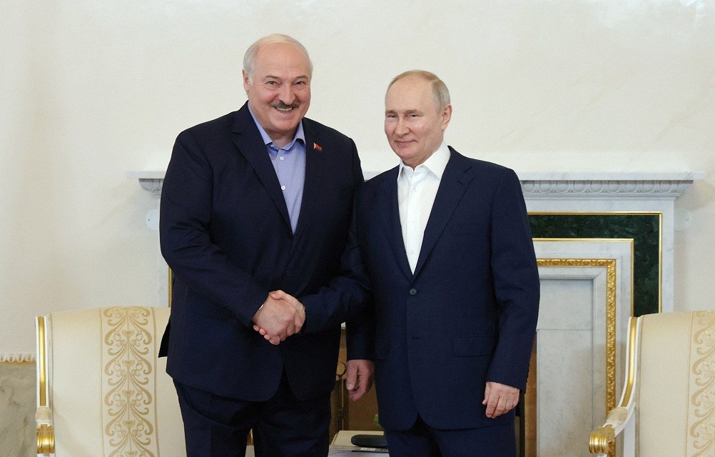 Bertemu Lukashenko, Putin Bilang Serangan Balasan Ukraina Gagal