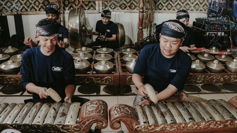 10 Alat Musik Jawa Barat, Nomor 6 Bernada Unik dan Khas