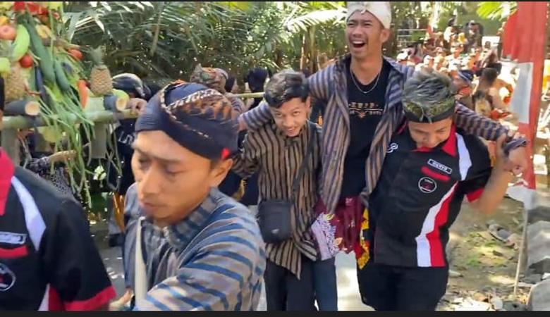 Puluhan Warga di Banjarnegara Kesurupan Massal saat Ikuti Tradisi Ruwat Bumi 