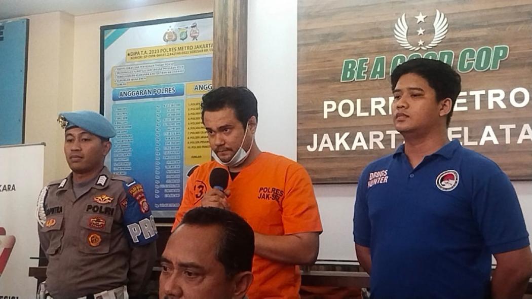 Ditangkap karena Narkoba, Begini Penampakan Bobby Joseph Memakai Baju Tahanan 