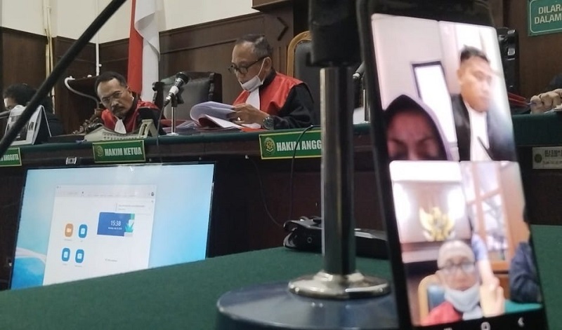 Nenek di Surabaya Divonis 5 Tahun Penjara gegara Titipan Ganja 17 Kilogram 