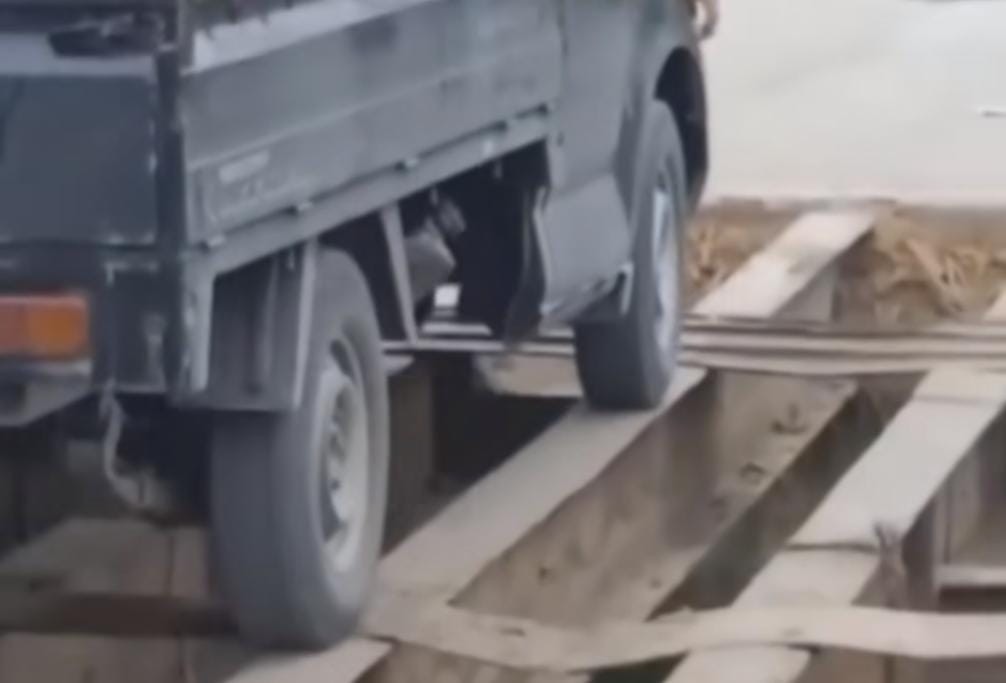Viral Jembatan Tinggal Rangka Besi, Mobil Rawan Terperosok hingga Makan Korban Jiwa