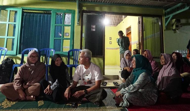 Sosok Merakyat, Ini 3 Momen Ganjar Menginap di Rumah Masyarakat
