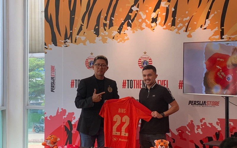 Diperkenalkan Persija Jakarta, Oliver Bias Pasang Target Juara Liga 1 2023/2024