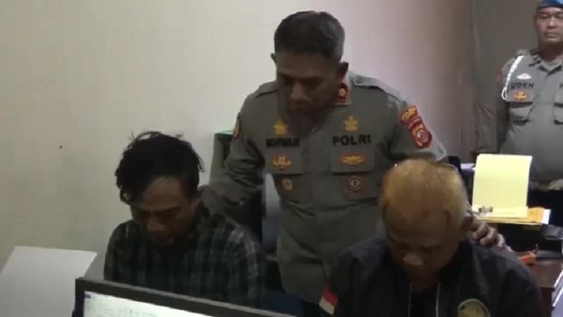 Gagal Rampas Motor Siswa SMA, 2 Pria Babak Belur Dihajar Massa di Margaasih Bandung 