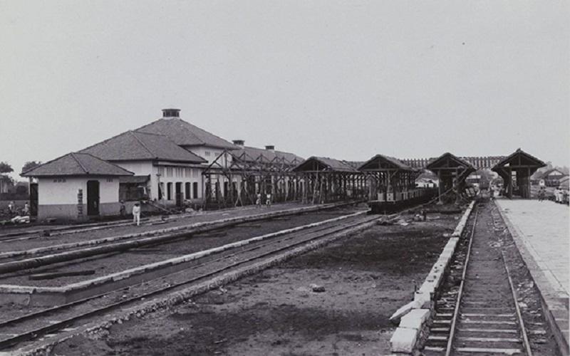 Sejarah Jalur Kereta Pertama di Jakarta: Rute Batavia-Buitenzorg