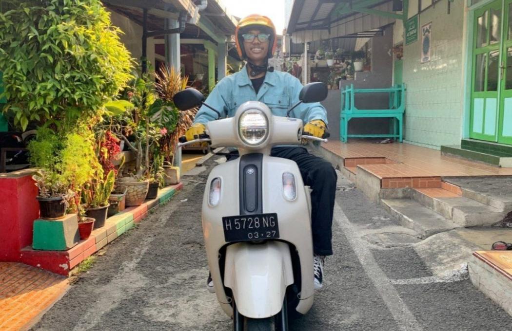 8 Cara Aman Mengendarai Motor di Gang Sempit, Perhatikan Kecepatan!