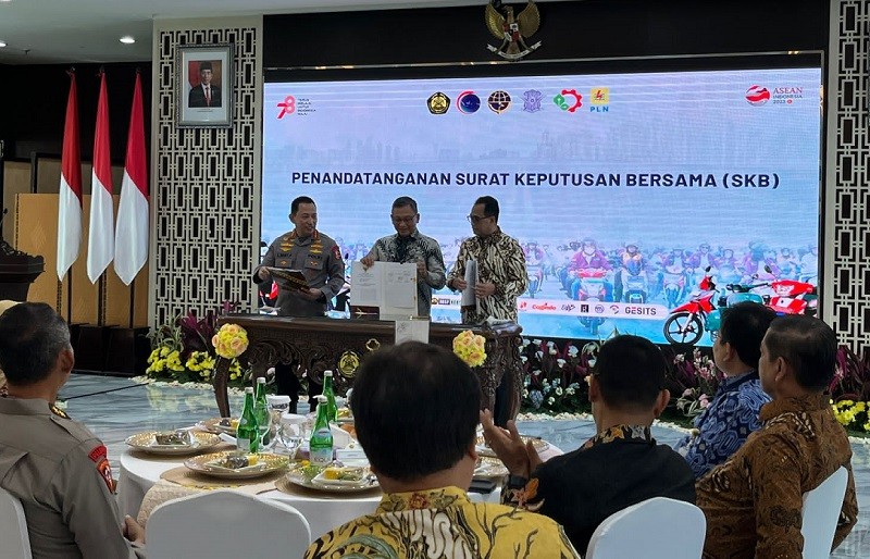 Menhub Sebut Pengeluaran Ojol Turun 50 Persen Jika Gunakan Motor Listrik 