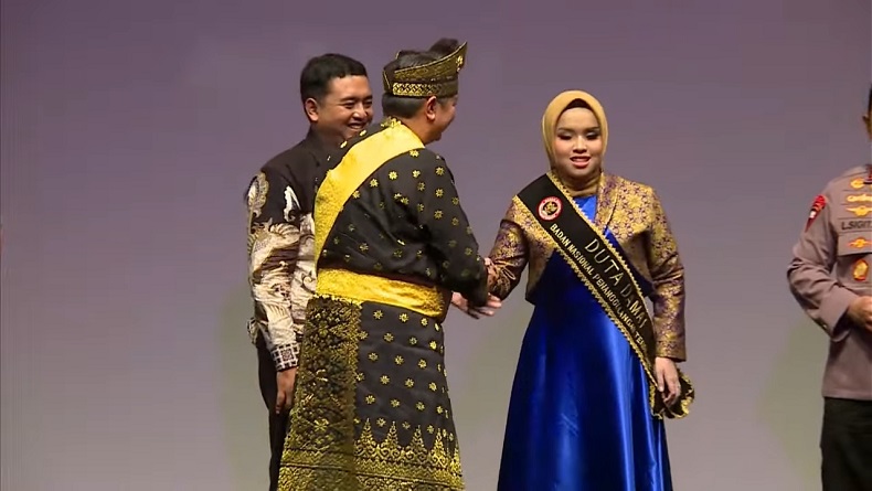 Penyanyi Berbakat Putri Ariani Dikukuhkan Jadi Duta Damai oleh BNPT