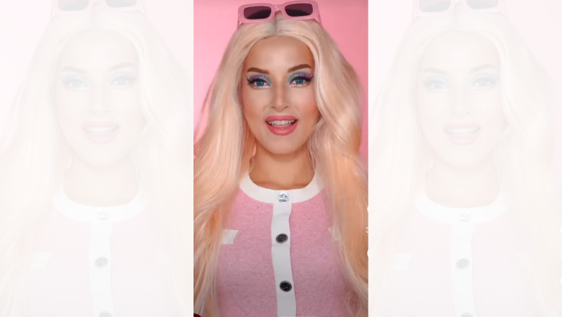 5 Potret Artis yang Berdandan ala Barbie, Mana yang Paling Mirip?