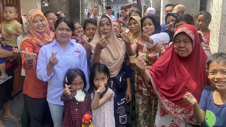Warga Tambora Jakbar Dapat Bantuan Makanan: Terima Kasih Partai Perindo