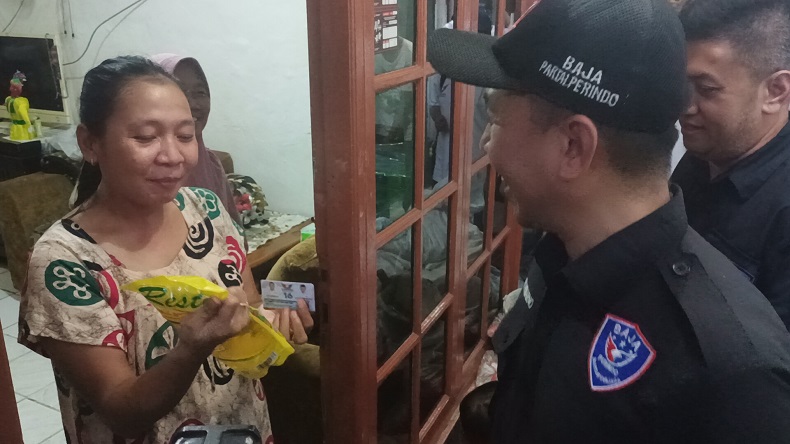 Baja Perindo dan Bacaleg Dapil Jakpus Blusukan ke Gang Sempit di Kemayoran