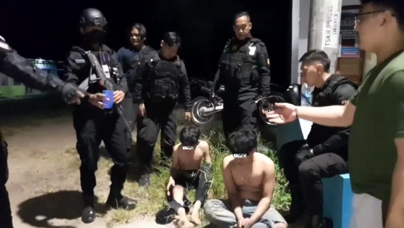 2 Anggota Geng Motor d Tasikmalaya Nekat Lempar Batu ke Mobil Polisi