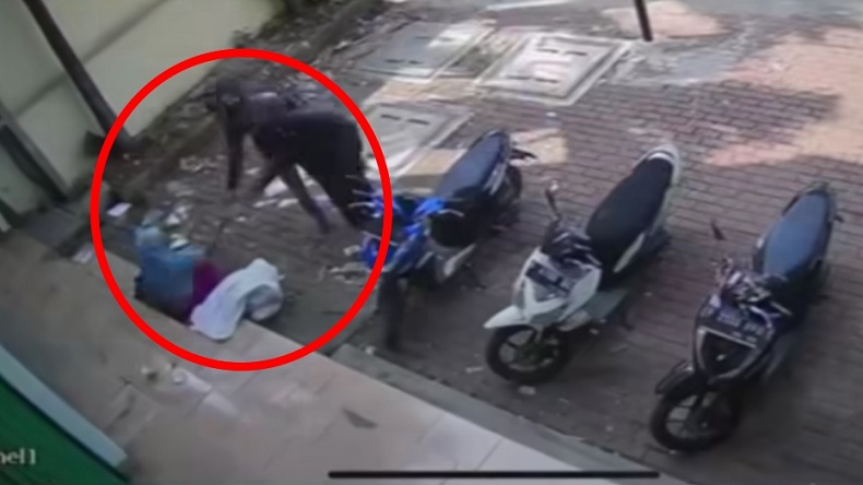 Viral Maling Sumbang Uang ke Pemulung Sebelum Curi Motor di Cileungsi Bogor