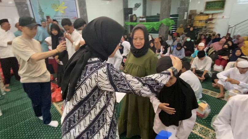 Peduli Anak Yatim, Bacaleg Perindo Alva Ruslina Berikan Santunan di Masjid Al Muttaqien