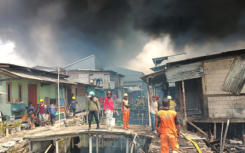 Kebakaran Hebat di Kapuk Muara Hanguskan 400 Bangunan, 1.188 Orang Mengungsi