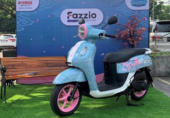 Yamaha Sodorkan Fazzio Hybrid-Connected Special Painting Indonesia x Jepang, Begini Tampilannya