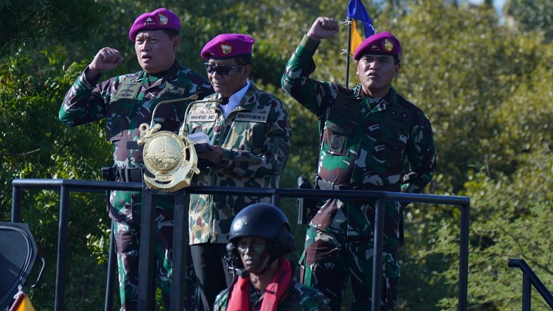 Mahfud MD Jadi Warga Kehormatan Korps Marinir, Bangga Lihat TNI Profesional