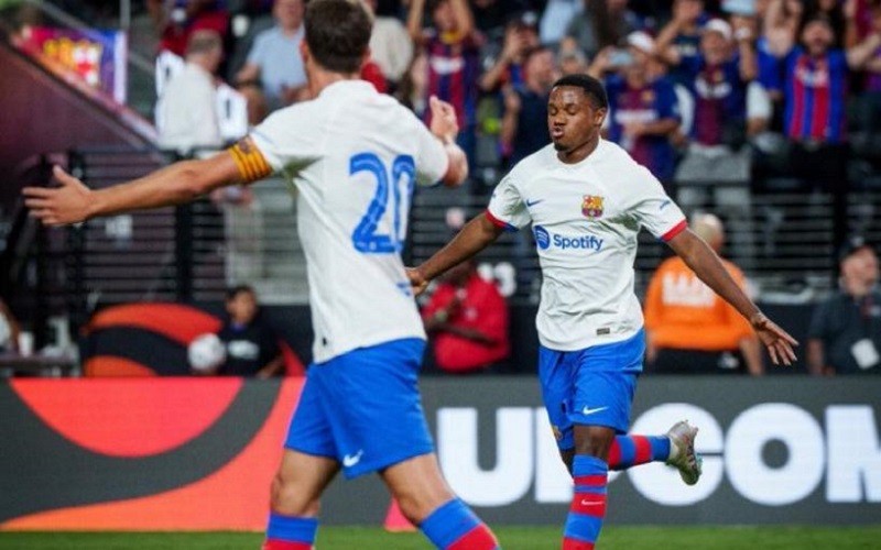 Hasil Laga Uji Coba: Barcelona Menang Tipis Atas AC Milan