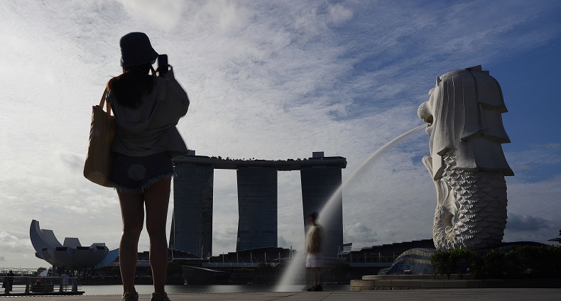 Pejabat dan PNS di Singapura Dilarang Terima Bingkisan Lebih dari Rp500.000