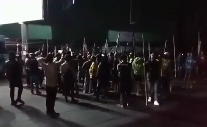 Pecah Bentrok Ormas di Cikarang Bekasi, Polisi Tembakkan Gas Air Mata