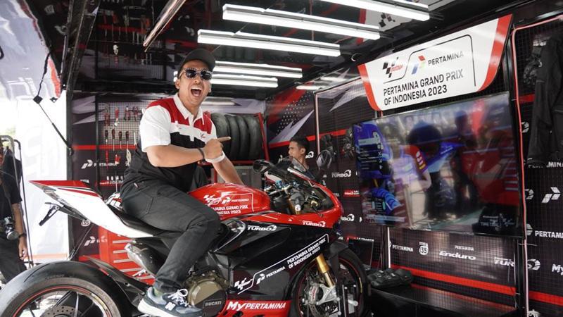 Roadshow Pertamina GP of Indonesia 2023 Ajak Warga Semarang Rasakan Jadi Pembalap MotoGP