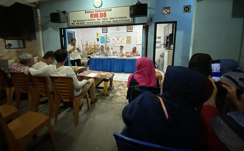 Bacaleg Perindo Diska Resha Silaturahmi ke Manggarai Selatan, Bagi-Bagi KTA Asuransi ke Warga