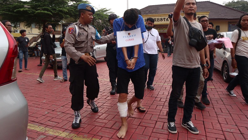 Perampok Modus COD Mobil di Bogor Ditangkap, Lumpuh Ditembak Polisi