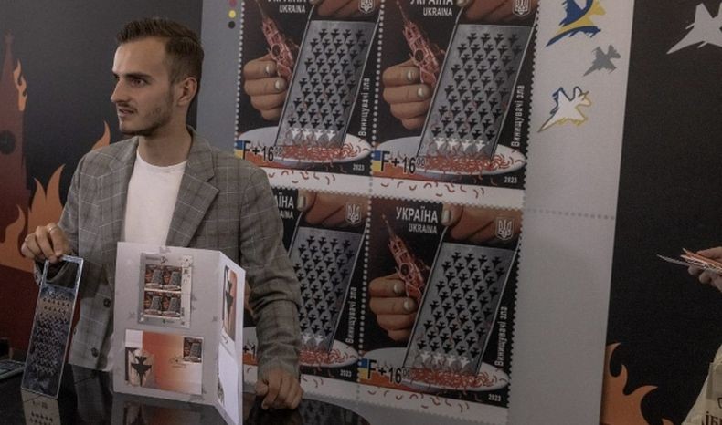 Ukraina Rilis Prangko Bergambar Jet Tempur F-16 Hancurkan Rusia