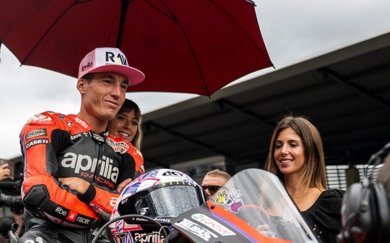 Hasil MotoGP Inggris 2023: Dramatis! Aleix Espargaro Asapi Francesco Bagnaia