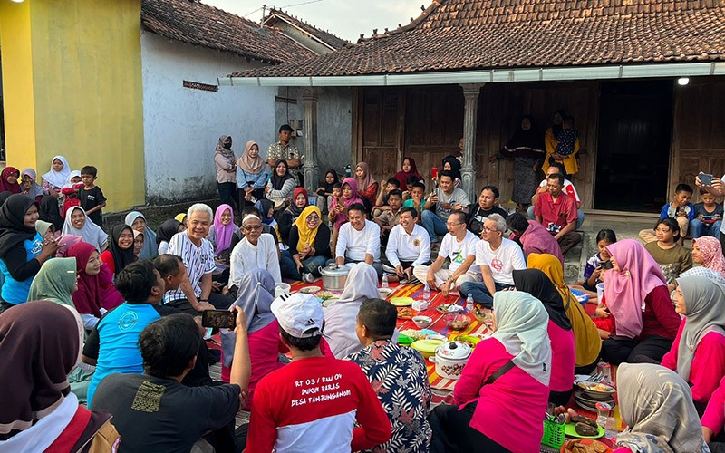 Ganjar Ditahan Pulang Warga Pati Ajak Sarapan, Ci Mehong: Sosok Pemimpin yang Dicintai Rakyat