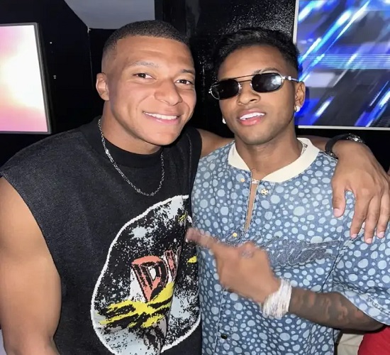 Heboh Rodrygo Nongkrong Bareng Mbappe di Italia, Bakal Setim di Real Madrid?