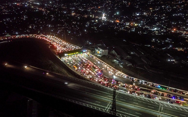 Arus Balik Iduladha, Tol Purbaleunyi Arah Jakarta Macet Malam Ini
