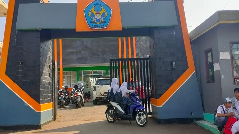 Puluhan Pelajar SMAN 1 Cibeber Kesurupan saat Upacara Bendera