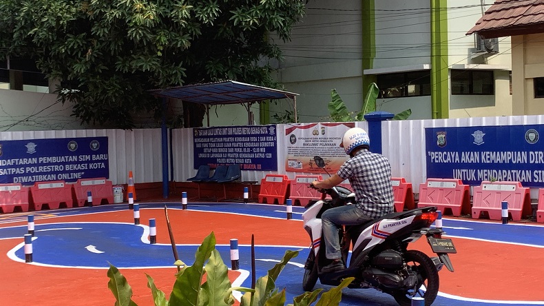 Peserta Ujian SIM C di Bekasi Semringah Jajal Lintasan S: Lebih Gampang Sekarang