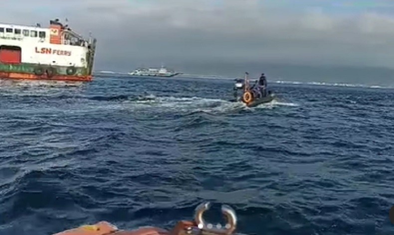 Penumpang KM Pratita Nyebur ke Laut Bali Belum Ditemukan, Ini Ciri-cirinya