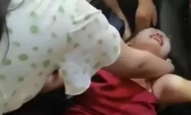 Viral, Perempuan Ini Nyaris Celaka setelah Rambutnya Tersangkut di Kursi Pijat