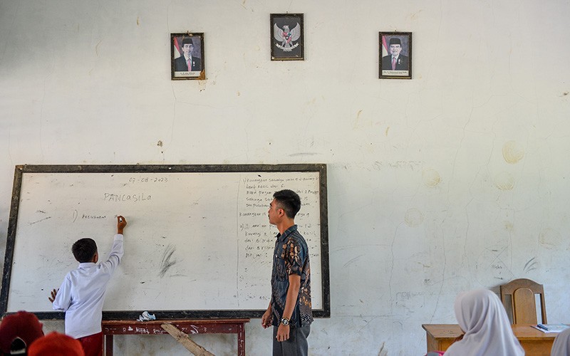 7 Contoh Kewajiban di Sekolah yang Perlu Dipahami oleh Seluruh Warga Sekolah