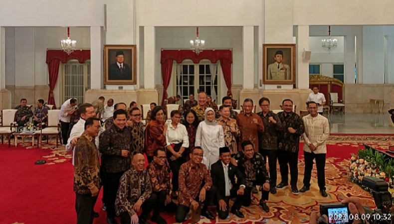 Momen Keakraban Para Menteri Foto Bersama Sebelum Sidang Kabinet Paripurna 