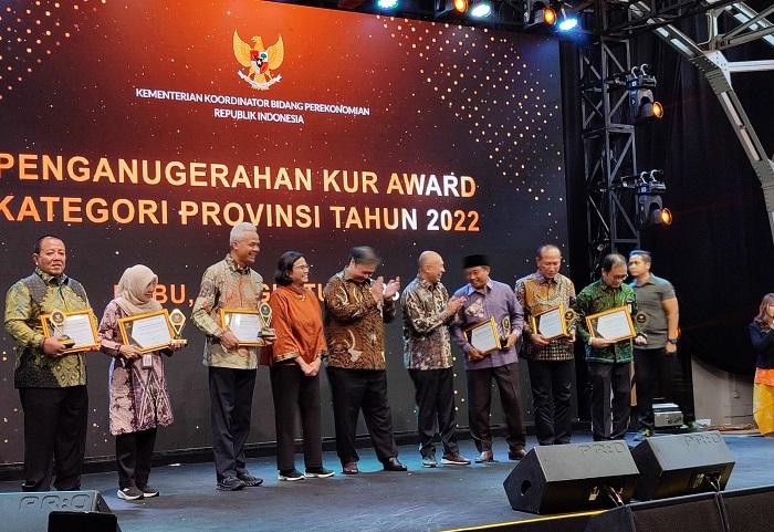 Top! Jateng Raih Penghargaan KUR Award 3 Kali Berturut-turut dari Airlangga