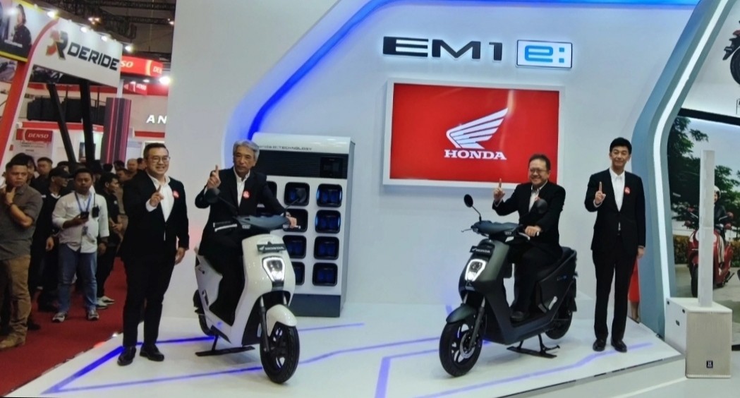 Honda Luncurkan Motor Listrik Pertama EM1 e: di GIIAS 2023, Harganya Tembus Rp40 Juta 