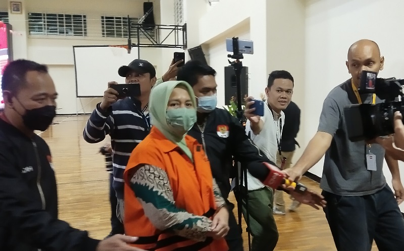 KPK Tahan Tersangka Korupsi Cukai Rokok di Tanjung Pinang Kepri