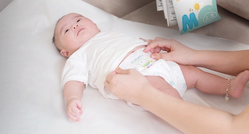 Ketahui Cara Menjaga Kesehatan Kulit Bayi di Musim Panas