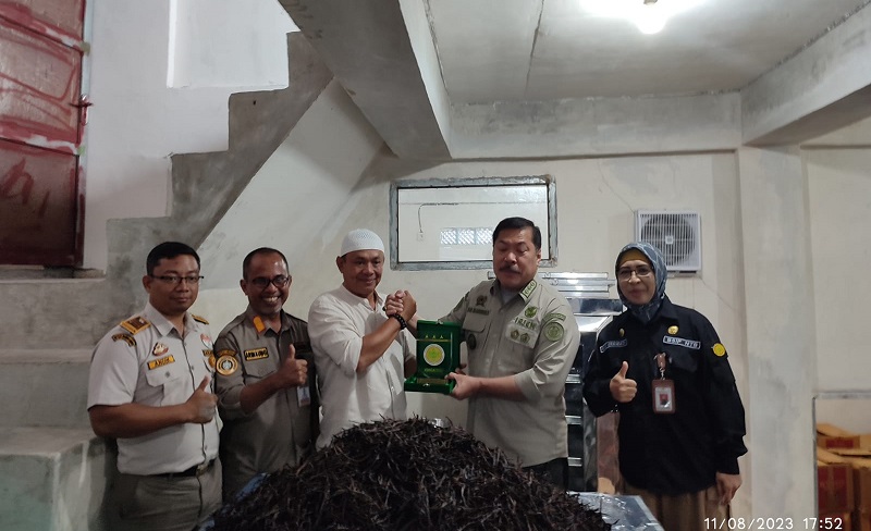 Jan Maringka Apresiasi Usaha Vanili Lombok yang Tembus Pasar Internasional 