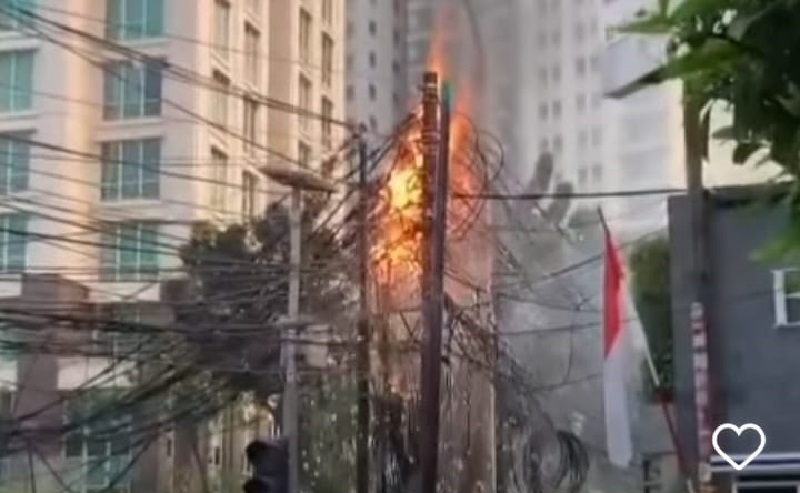 Kabel Semrawut Terbakar di Pakubuwono Jaksel, Diduga akibat Korsleting